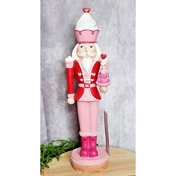 Cupcakes and Cashmere Valentines Day Nutcracker Red Pink Hearts Figurine 13" NEW - Picture 1 of 10